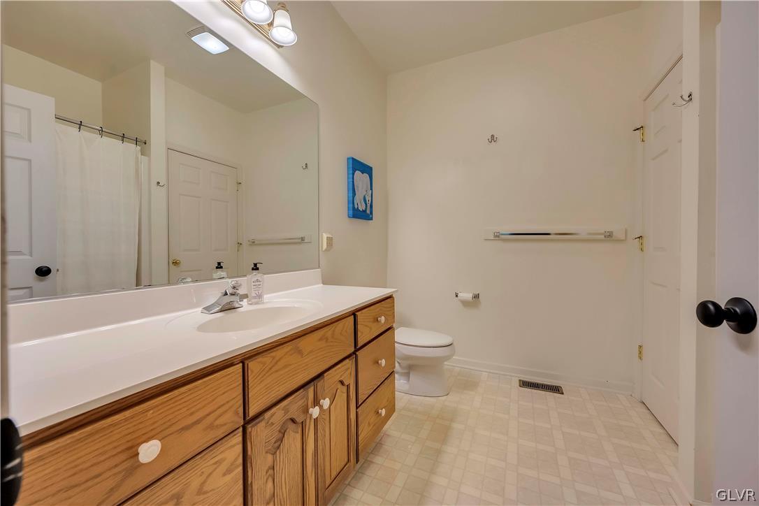 2715 Maple Drive Hellertown, PA 18055 - Photo 12 of 47