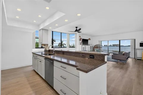 $599,900 | 602 Lime Avenue, Unit 101, Clearwater, FL 33756