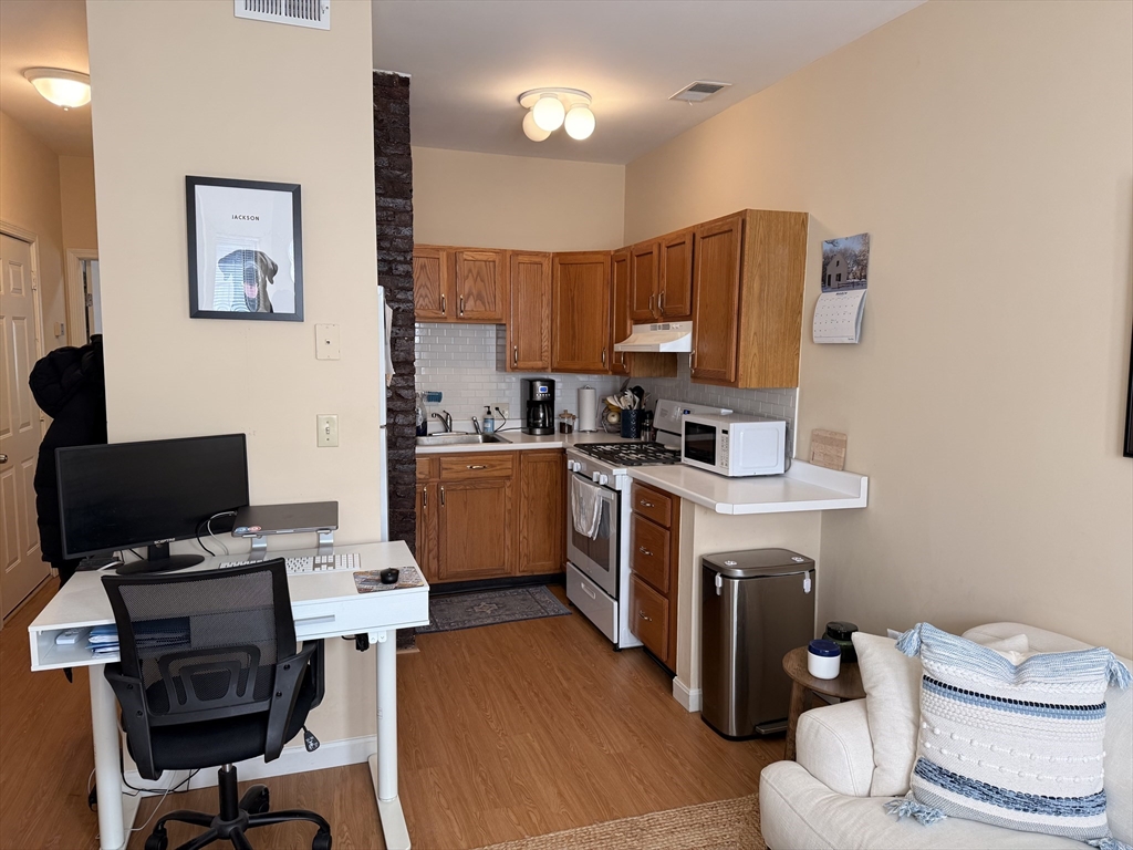 506 East 8th Street, Unit 2 Boston, MA 02127 - Photo 3 of 6