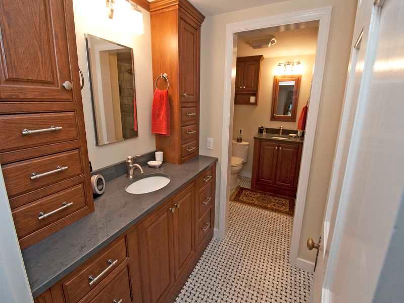 844 Valleyview Road Mt. Lebanon, PA 15243 - Photo 14 of 25 Master Bath/Spa.