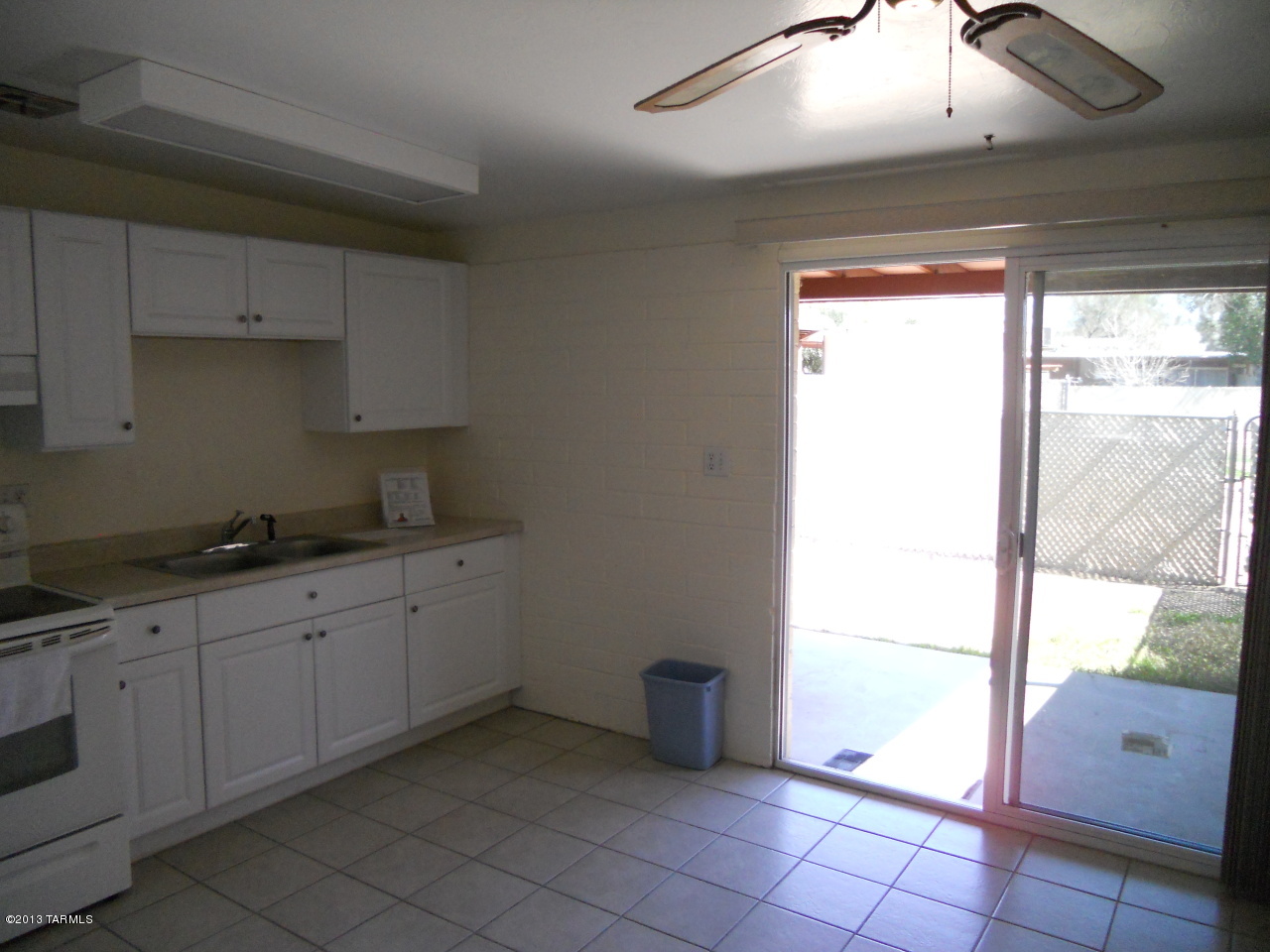 1501 West Roger Road, Unit 22 Tucson, AZ 85705 - Photo 6 of 17