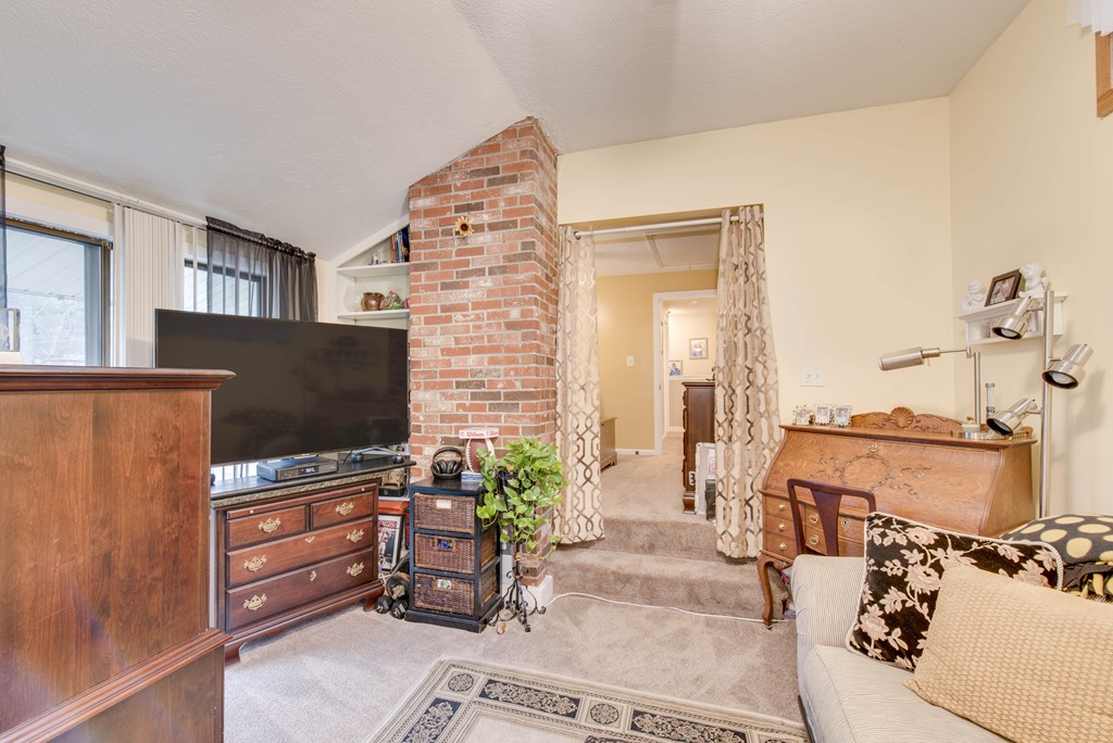 85 Valley Path Marshfield, MA 02050 - Photo 15 of 25