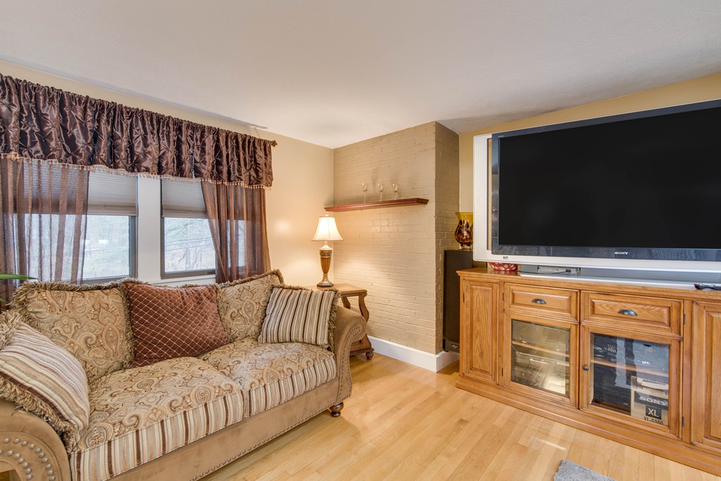 85 Valley Path Marshfield, MA 02050 - Photo 7 of 25