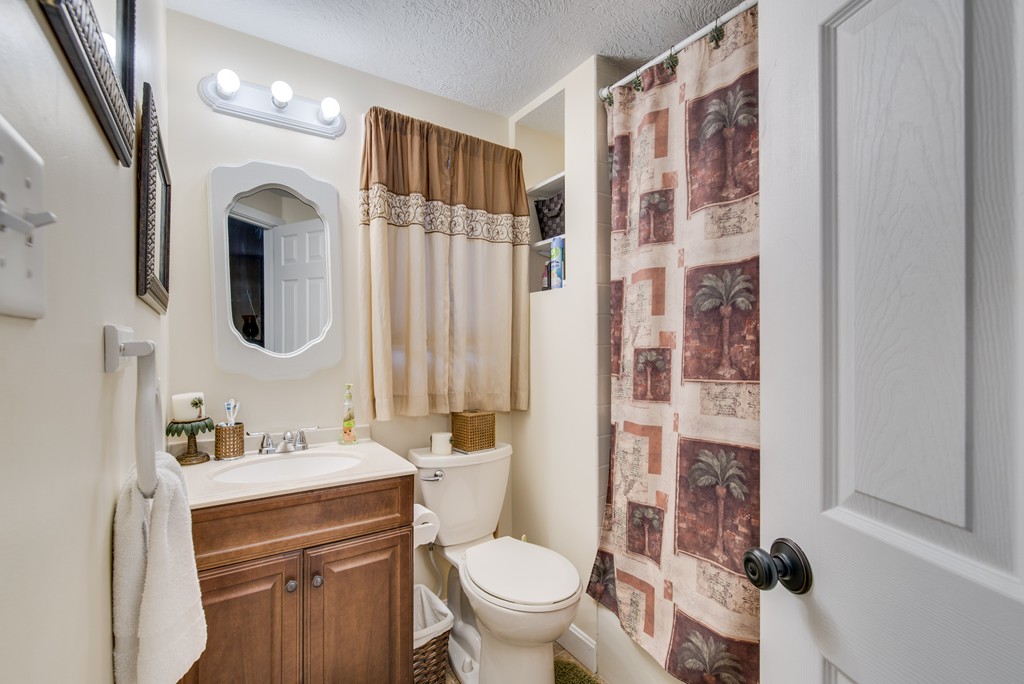 85 Valley Path Marshfield, MA 02050 - Photo 8 of 25