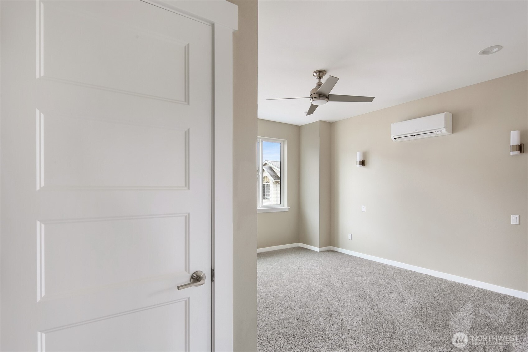 1515 North Waugh Road, Unit B Mount Vernon, WA 98273 - Photo 21 of 28 a view of a hallway with a chandelier fan