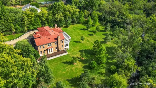 $2,999,900 | 27 West Onwentsia Road, Lake Forest, IL 60045
