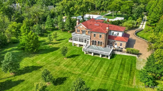 $2,999,900 | 27 West Onwentsia Road, Lake Forest, IL 60045