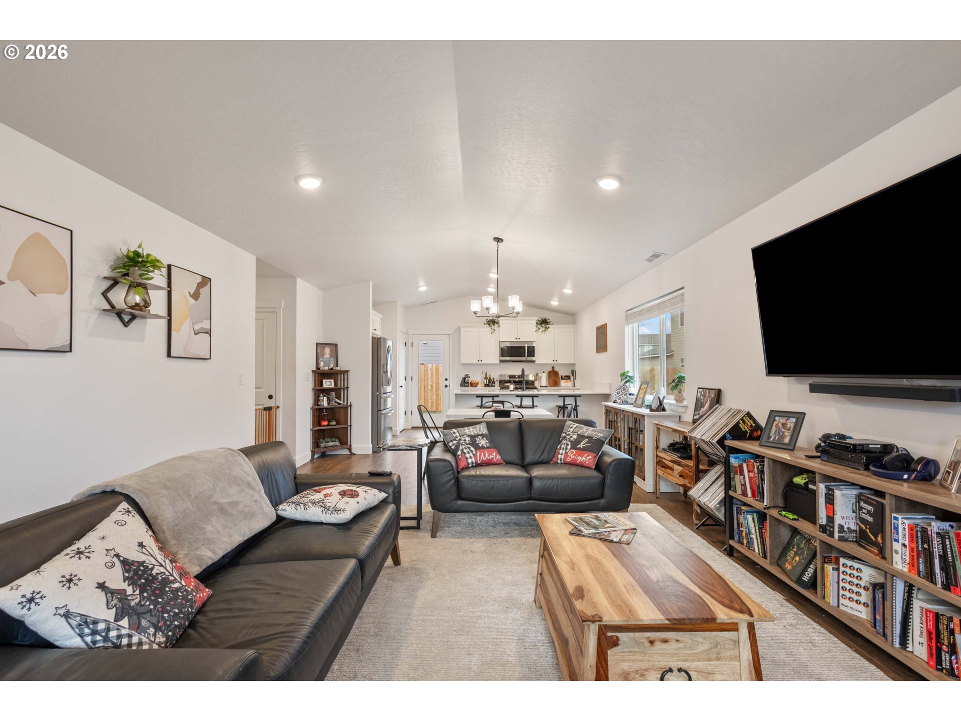 262 Northwest Par Avenue Madras, OR 97741 - Photo 4 of 24