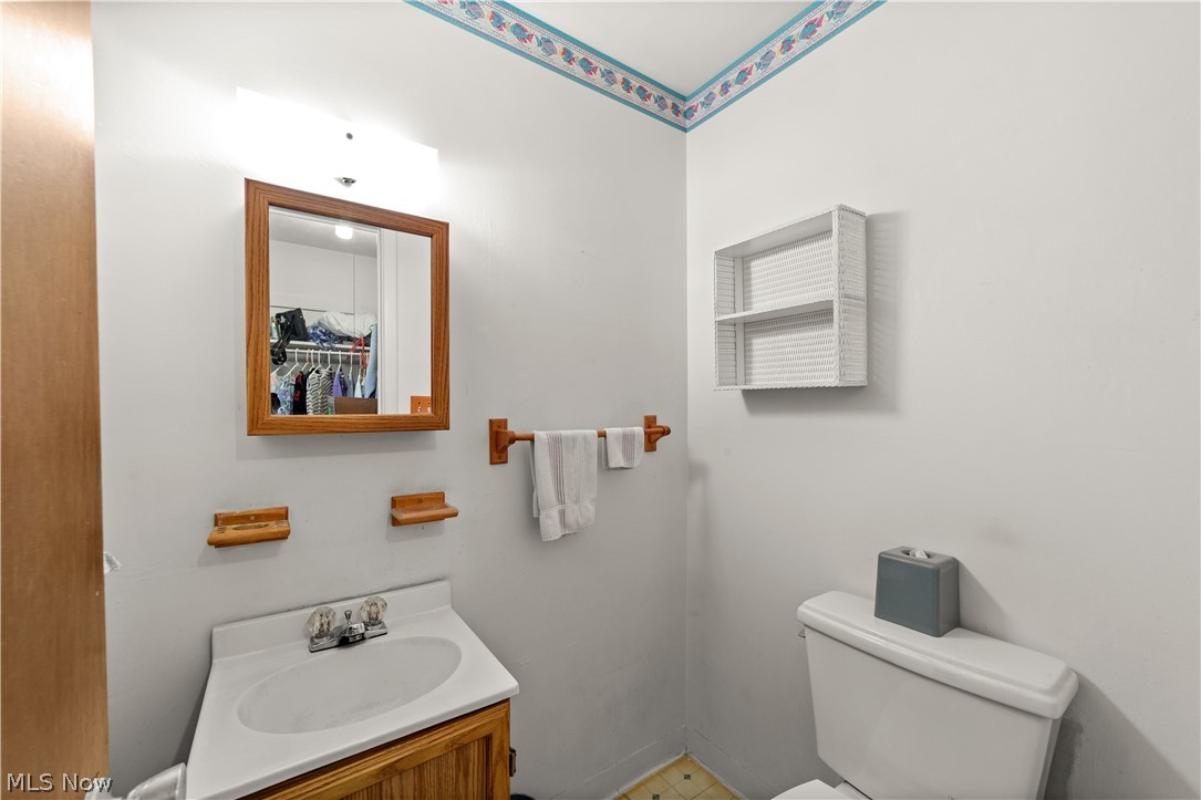 20312 Lorain Road, Unit 108 Cleveland, OH 44126 - Photo 22 of 33 Primary 1/2 bathroom