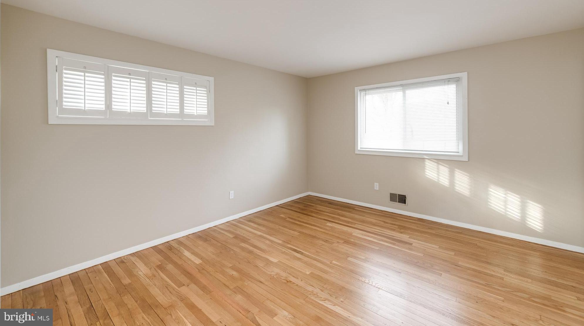 807 Harrington Road Rockville, MD 20852 - Photo 9 of 19 Master bedroom