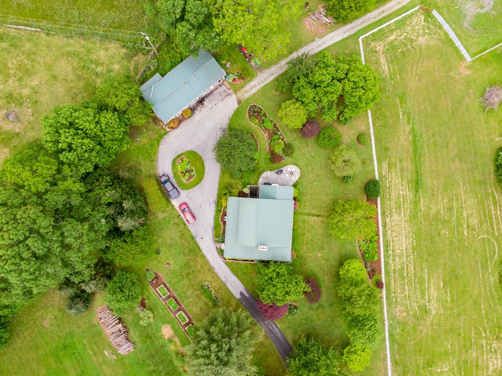 227 Dutton Hollow Road Rural Retreat, VA 24368 - Photo 2 of 81 Gallery Image 2