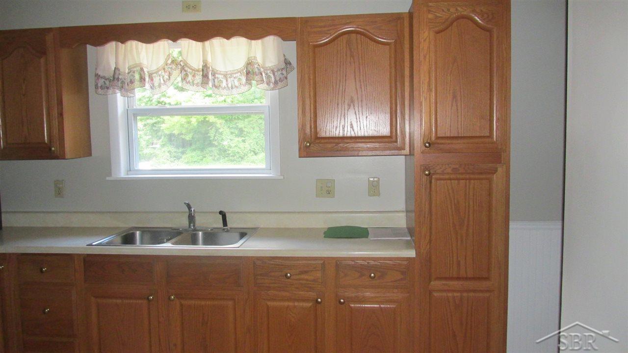 5591 Baker Road Bridgeport, MI 48722 - Photo 7 of 20 31323382-7.JPG