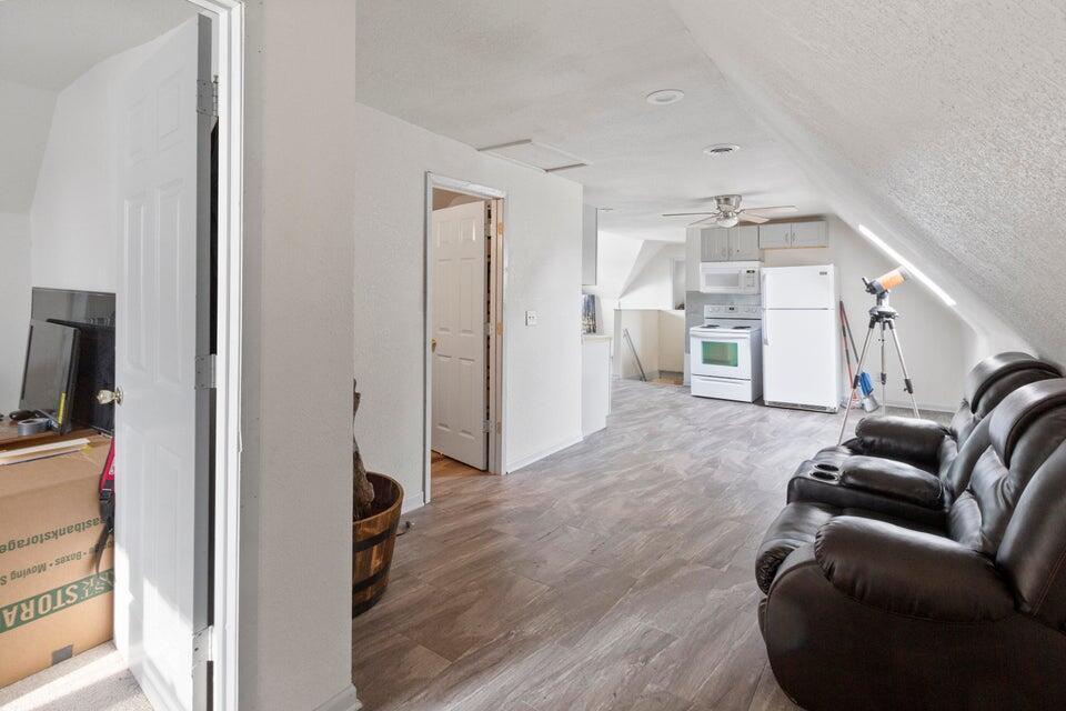 2139 North 18th Street, Unit 2139A/2141 Milwaukee, WI 53205 - Photo 21 of 25 3rd unit kict