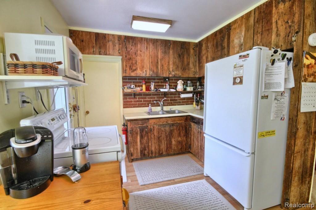 7714 Shea Road Fair Haven, MI 48023 - Photo 9 of 41 Kitchen.jpg