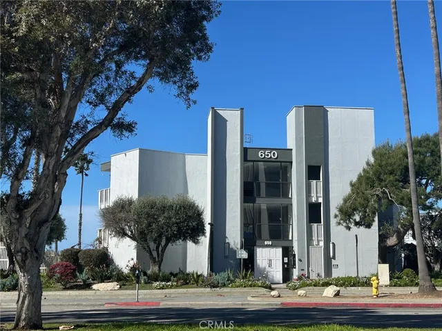 front view of house with a yard