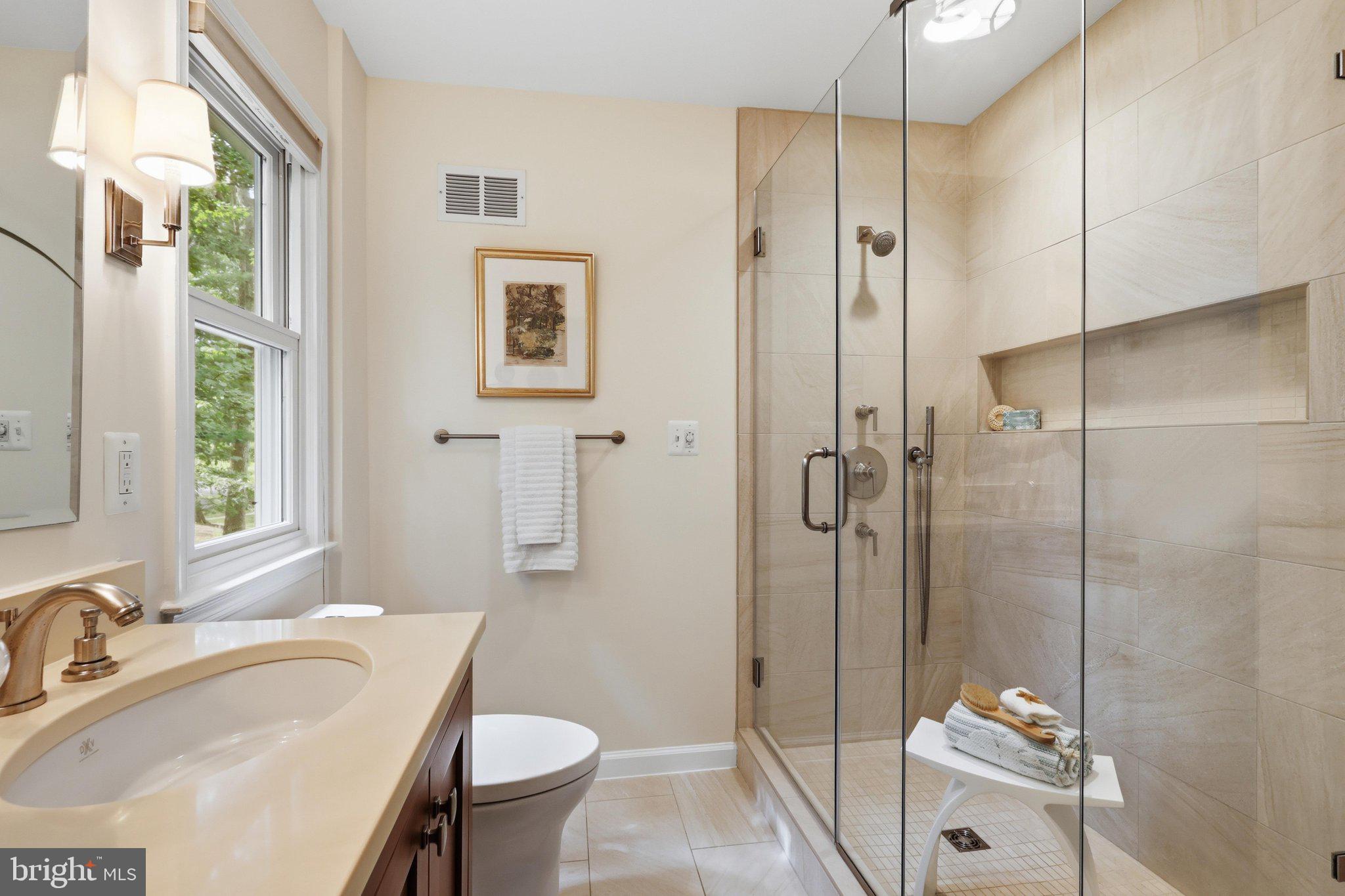 10811 Midsummer Drive Reston, VA 20191 - Photo 20 of 46 Luxury shower