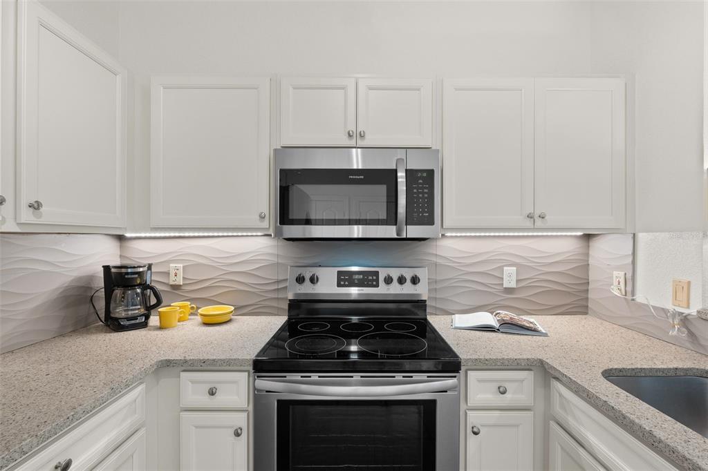 306 Beach Road, Unit 306 Sarasota, FL 34242 - Photo 7 of 35 Gallery Image 7