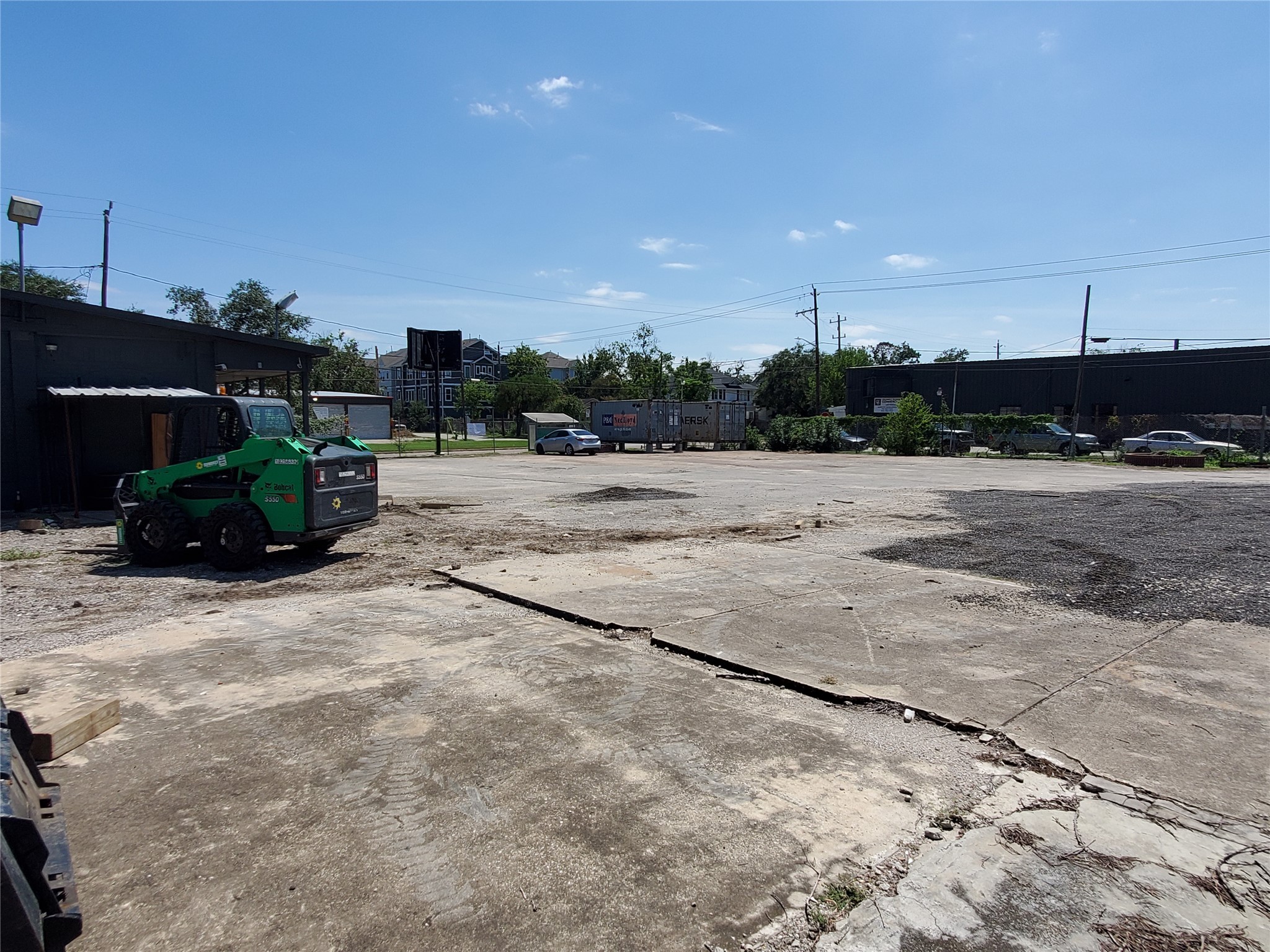 4615 Sherman Street Houston, TX 77011 - Photo 3 of 10 a view of a terrace view