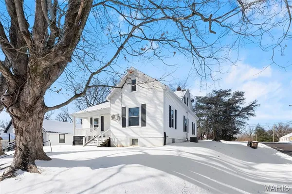 $205,000 | 1237 North Spanish Street, Cape Girardeau, MO 63701
