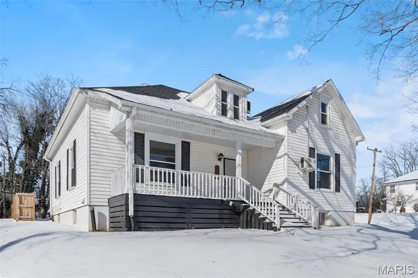 $205,000 | 1237 North Spanish Street, Cape Girardeau, MO 63701