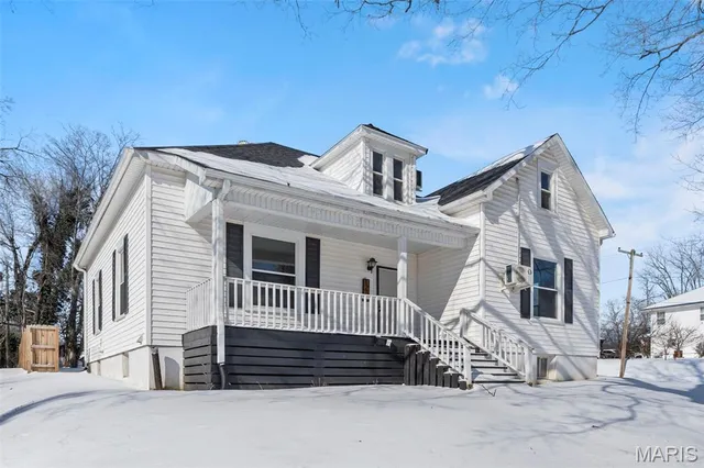 $215,000 | 1237 North Spanish Street, Cape Girardeau, MO 63701