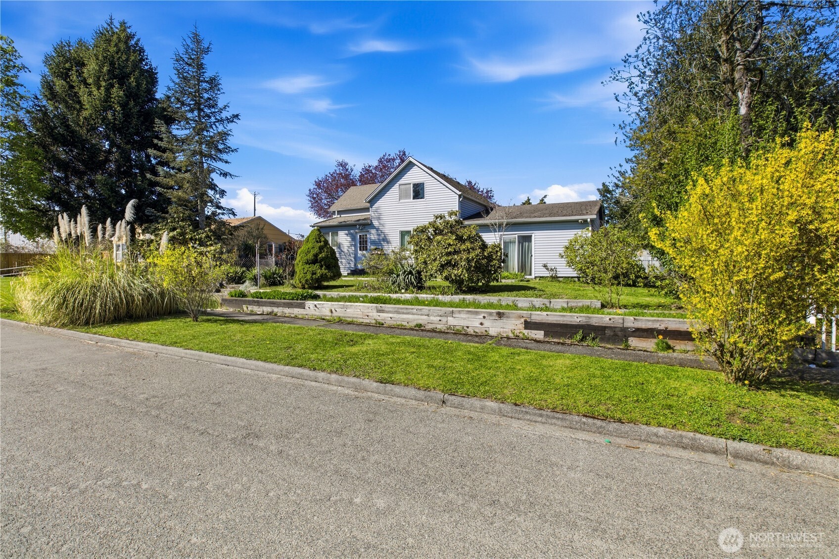 815 East 60th Street Tacoma, WA 98404 - Photo 1 of 23