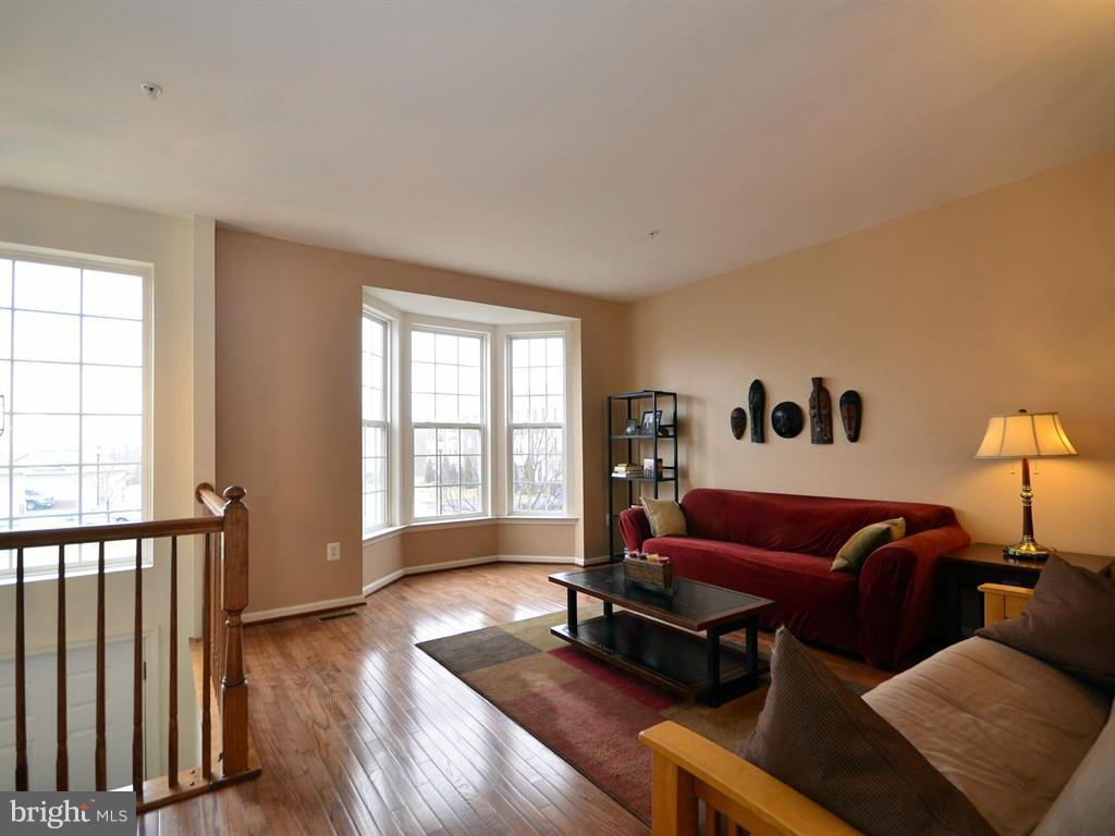 242 Timber View Court Frederick, MD 21702 - Photo 2 of 24 Living Room