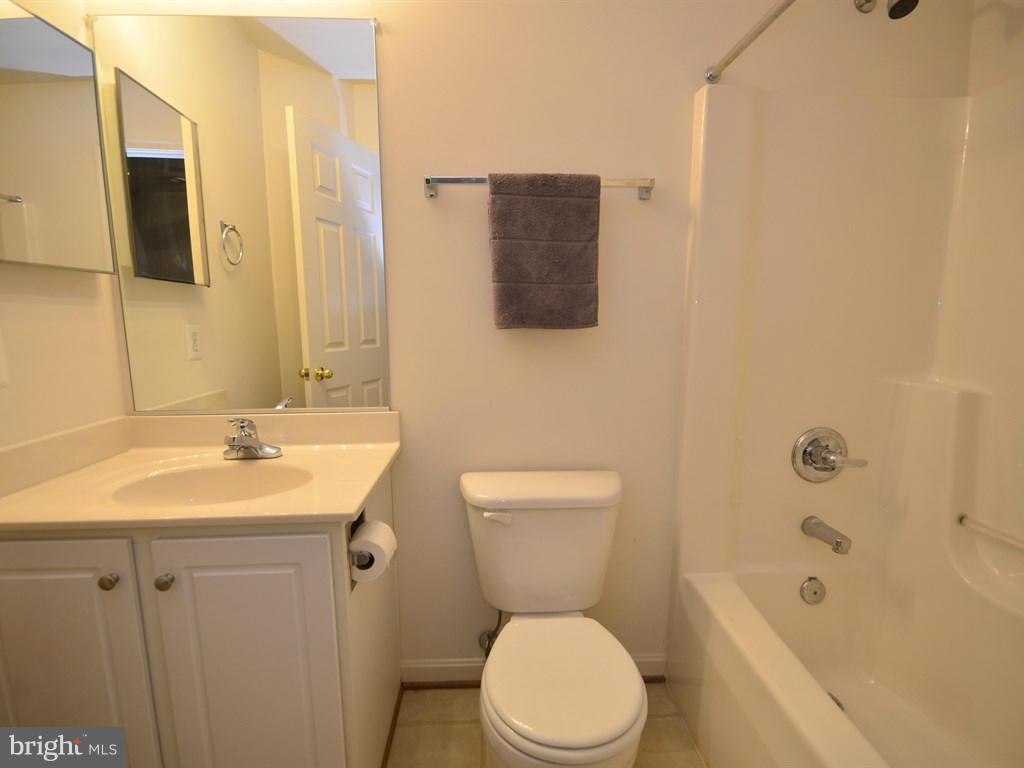 242 Timber View Court Frederick, MD 21702 - Photo 19 of 24 Bath