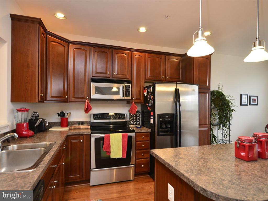 242 Timber View Court Frederick, MD 21702 - Photo 5 of 24 Kitchen