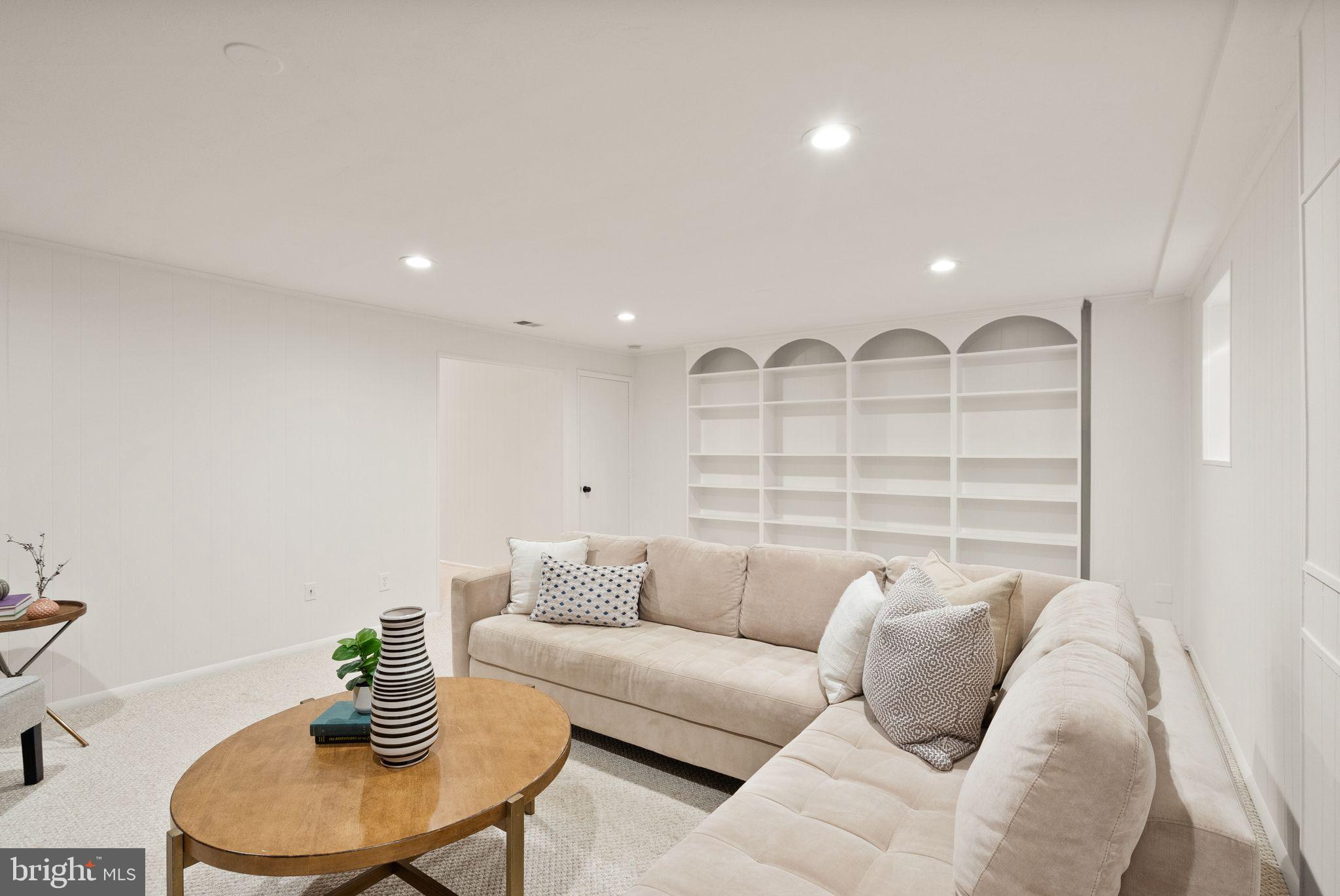 6026 Queenston Street Springfield, VA 22152 - Photo 40 of 53 a living room with furniture