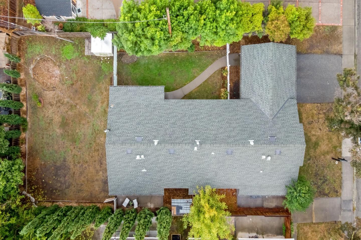 527 Easy Street Mountain View, CA 94043 - Photo 54 of 57 an aerial view of a house with a yard