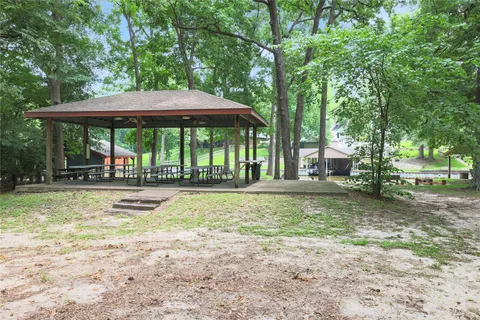 $899,000 | 220 Harbor Run Drive, Coldspring, TX 77331