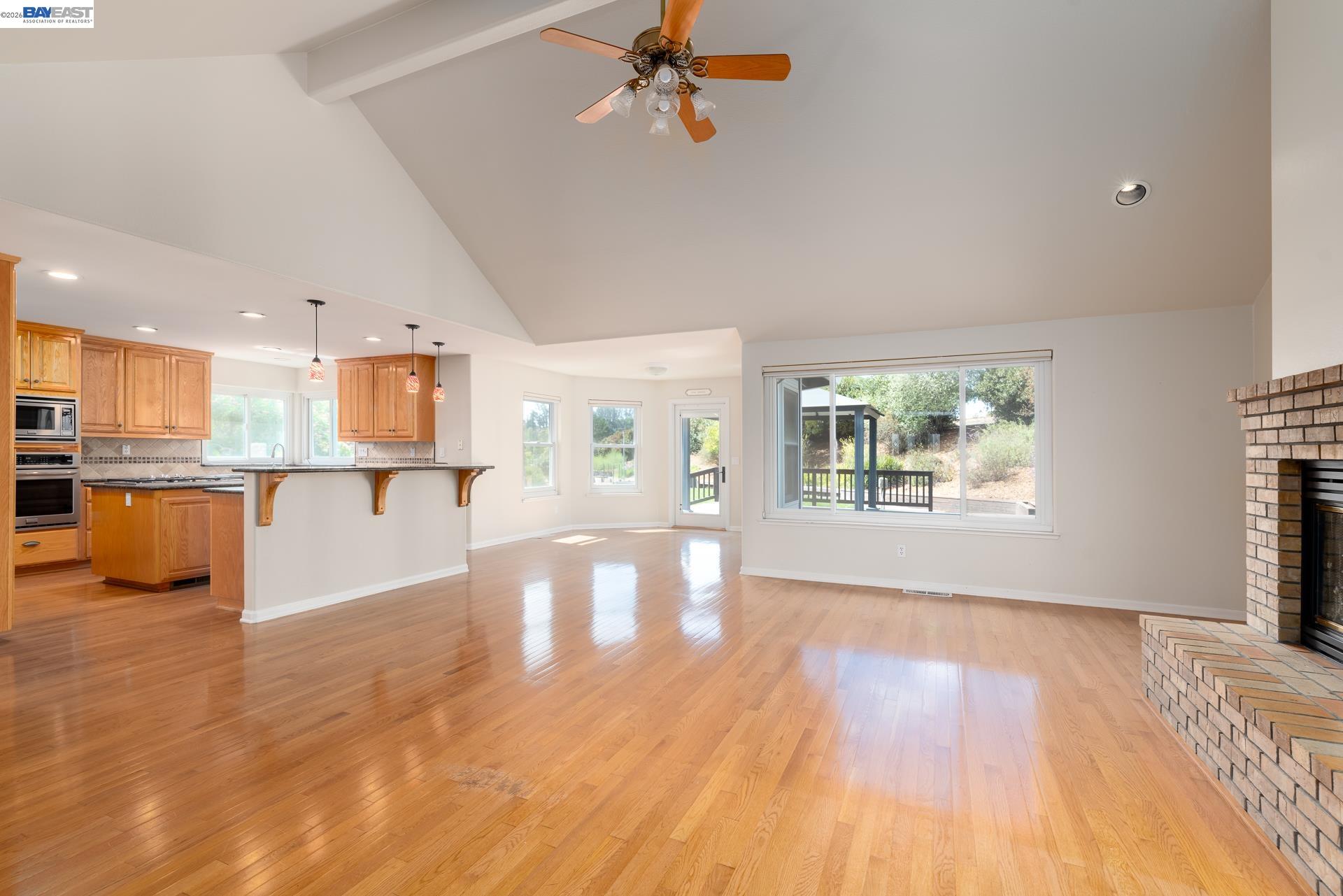 228 Stowring Road Petaluma, CA 94952 - Photo 7 of 45