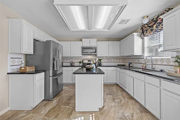 $2,400 | 2018 Waverly Glend Drive, Katy, TX 77450