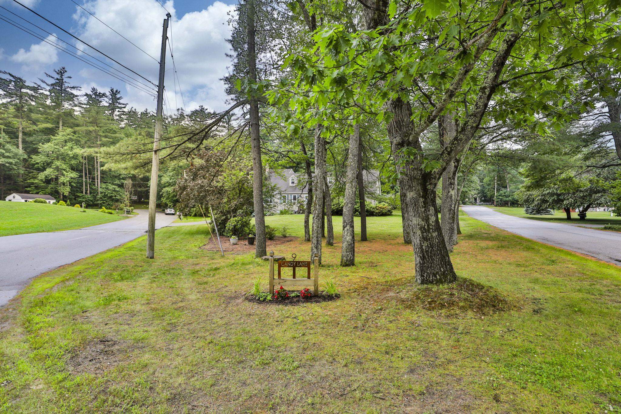 9 Candy Lane Merrimack, NH 03054 - Photo 3 of 54