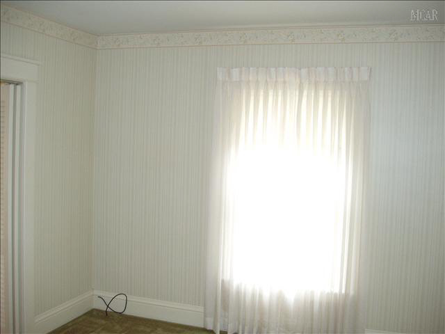 636 Laplaisance Road Monroe, MI 48161 - Photo 5 of 8 20009534-4.JPG