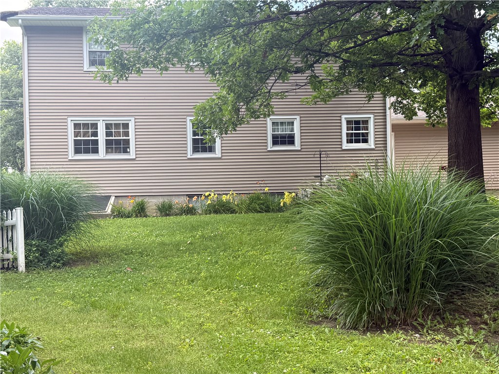 21 Briar Hill Road Paris, IL 61944 - Photo 5 of 38