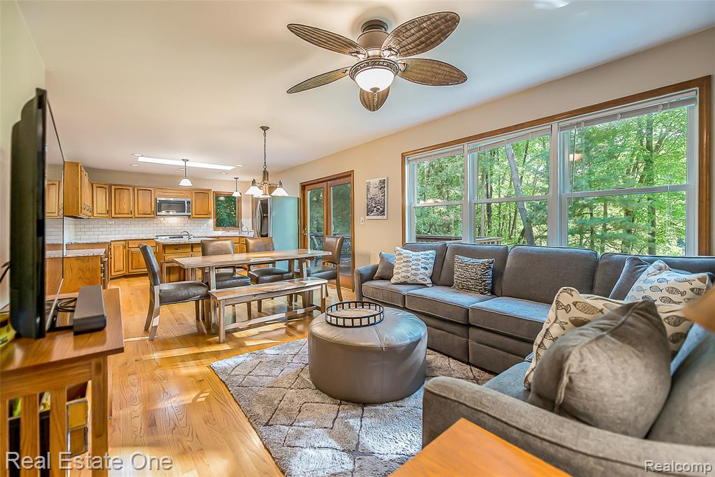 11390 Ridge Road South Lyon, MI 48178 - Photo 14 of 54