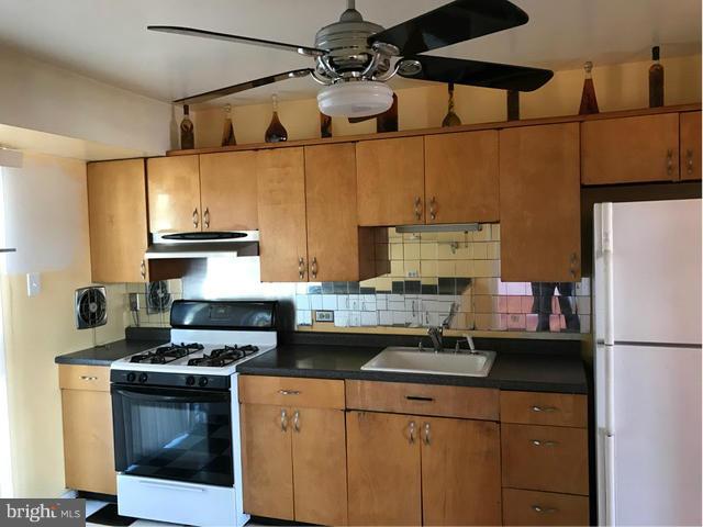 1615 Burnfield Road Baltimore, MD 21237 - Photo 6 of 17 KITCHEN