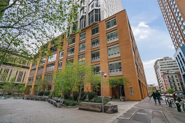 $4,254 | 8 Spruce Street, Unit 15V | Financial District