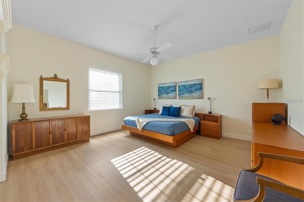 504 59th Street Holmes Beach, FL 34217 - Photo 15 of 51