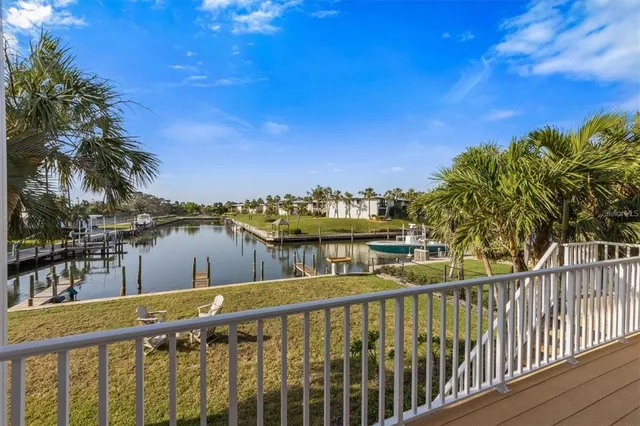$1,795,000 | 504 59th Street, Holmes Beach, FL 34217