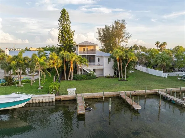$1,795,000 | 504 59th Street, Holmes Beach, FL 34217