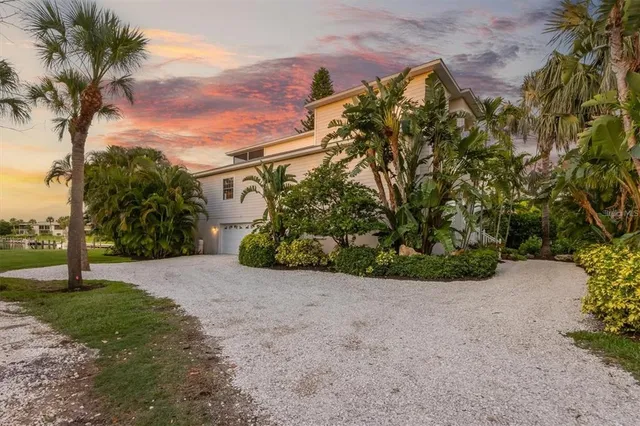 $1,795,000 | 504 59th Street, Holmes Beach, FL 34217
