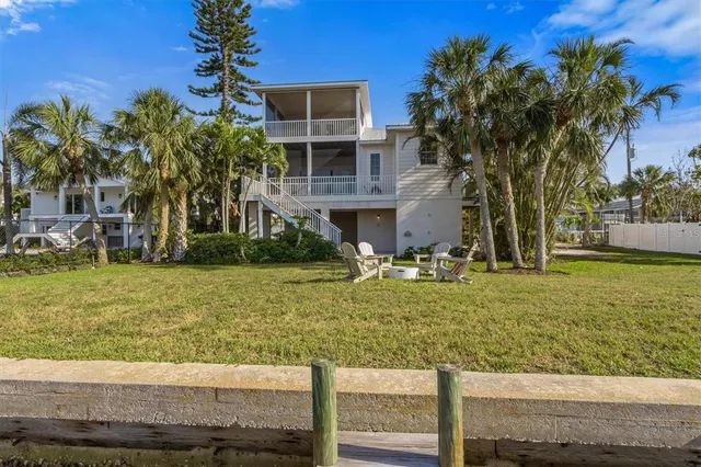$1,795,000 | 504 59th Street, Holmes Beach, FL 34217