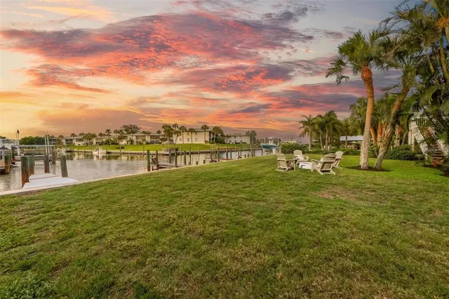 $1,795,000 | 504 59th Street, Holmes Beach, FL 34217