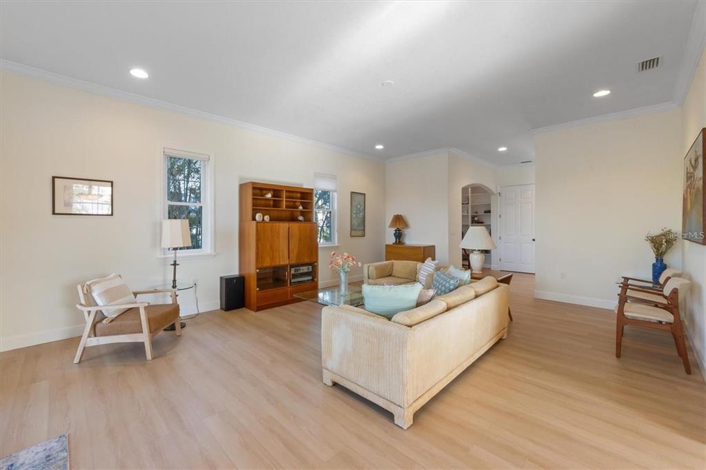 504 59th Street Holmes Beach, FL 34217 - Photo 8 of 51