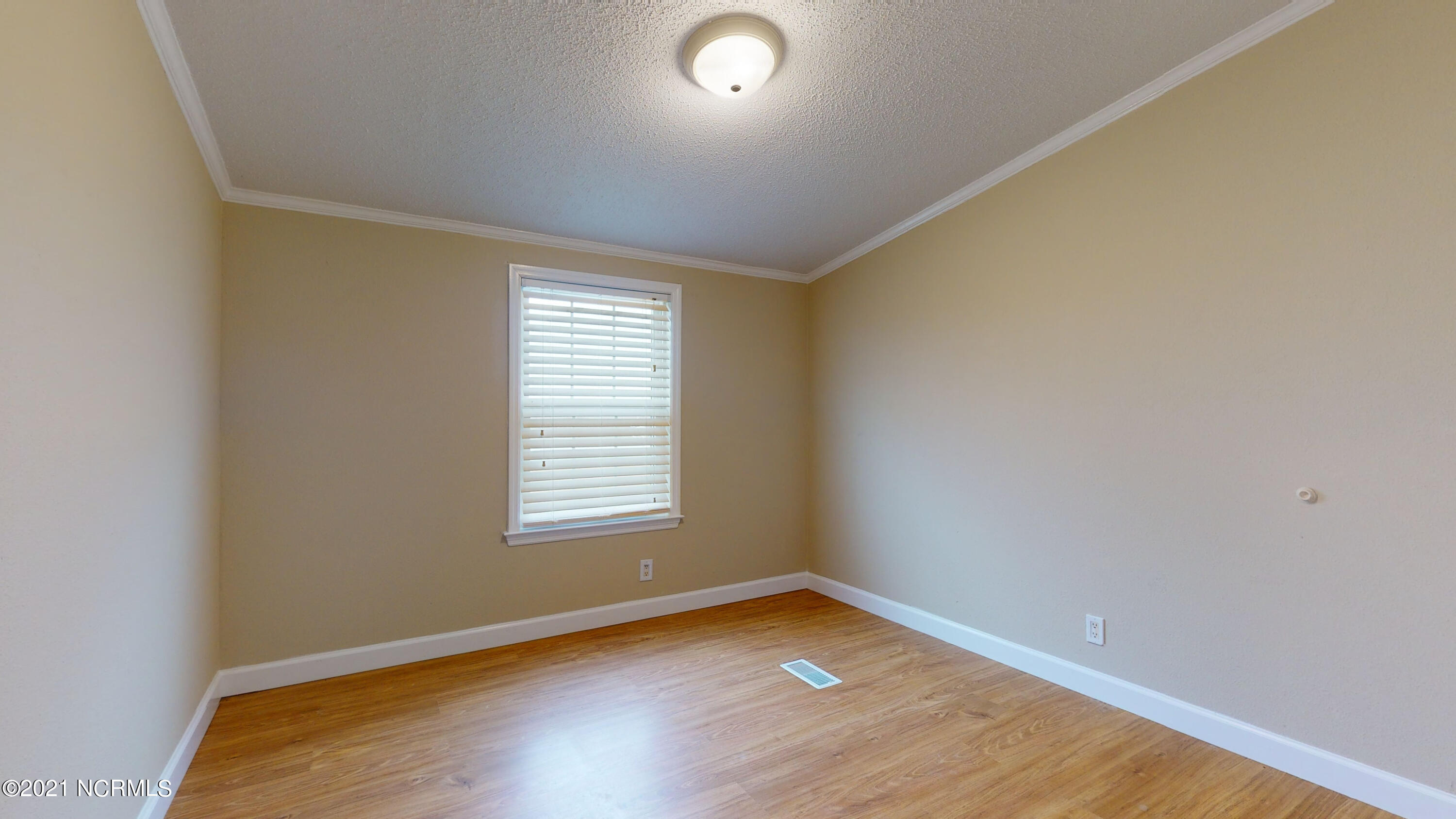 1755 East Hanrahan Road Ayden, NC 28513 - Photo 16 of 35 1755 E Hanrahan Road-30