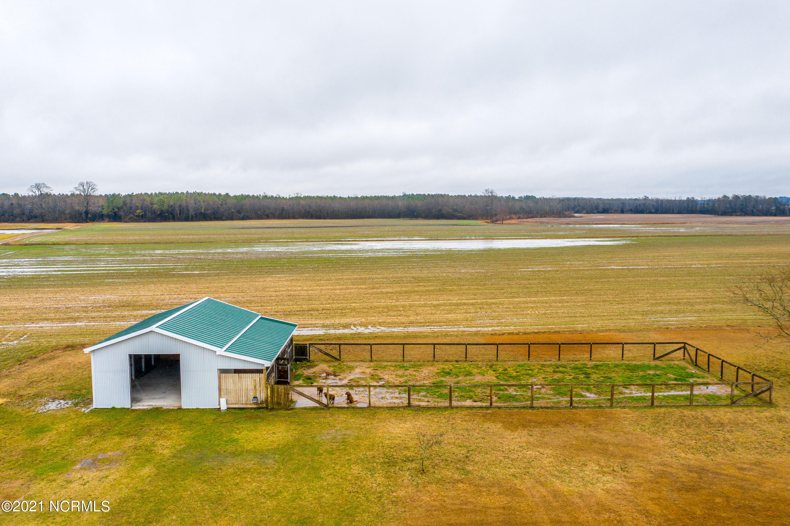 1755 East Hanrahan Road Ayden, NC 28513 - Photo 34 of 35 1755 E Hanrahan Road-17