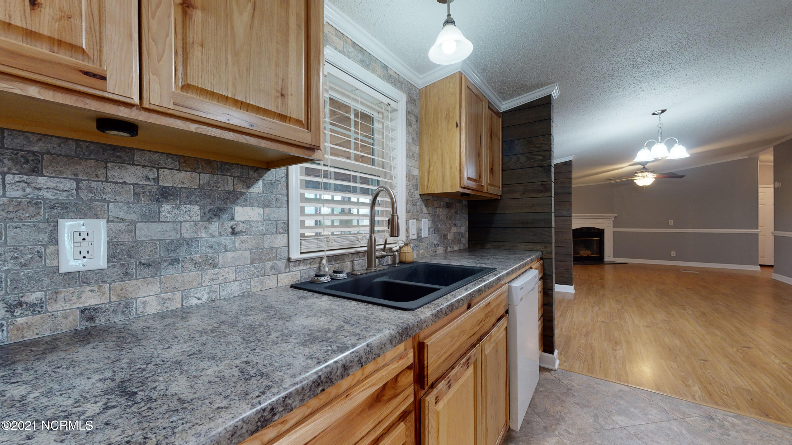 1755 East Hanrahan Road Ayden, NC 28513 - Photo 10 of 35 1755 E Hanrahan Road-24